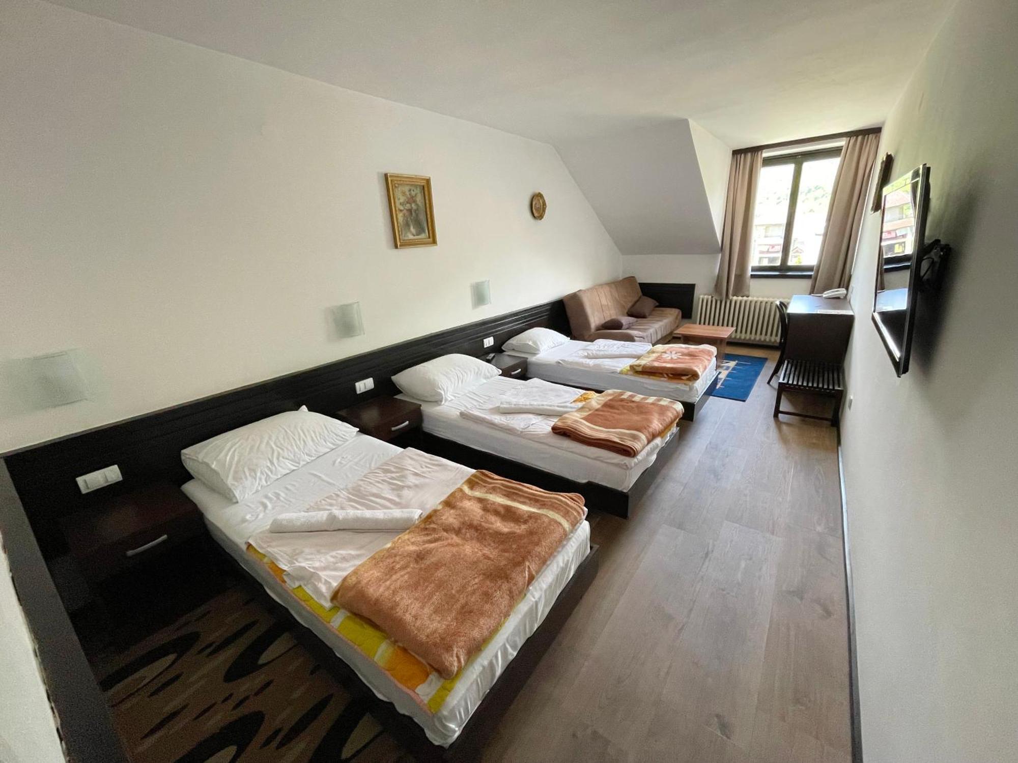 Hotel Komovi Andrijevica Ruang foto