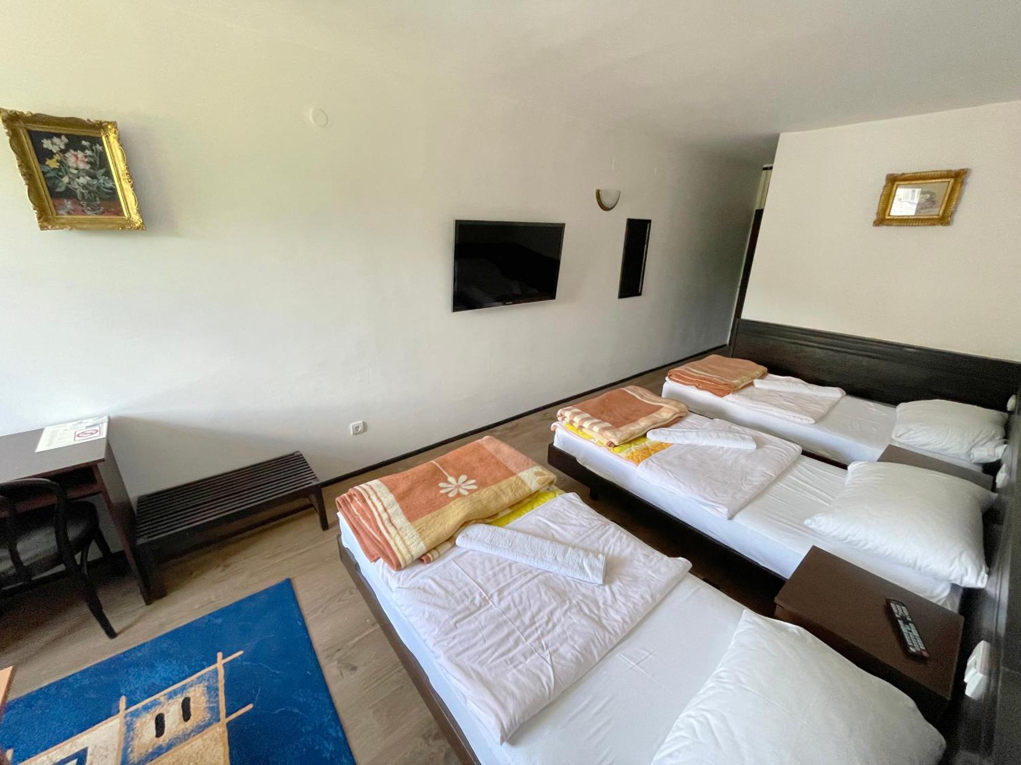 Hotel Komovi Andrijevica Ruang foto